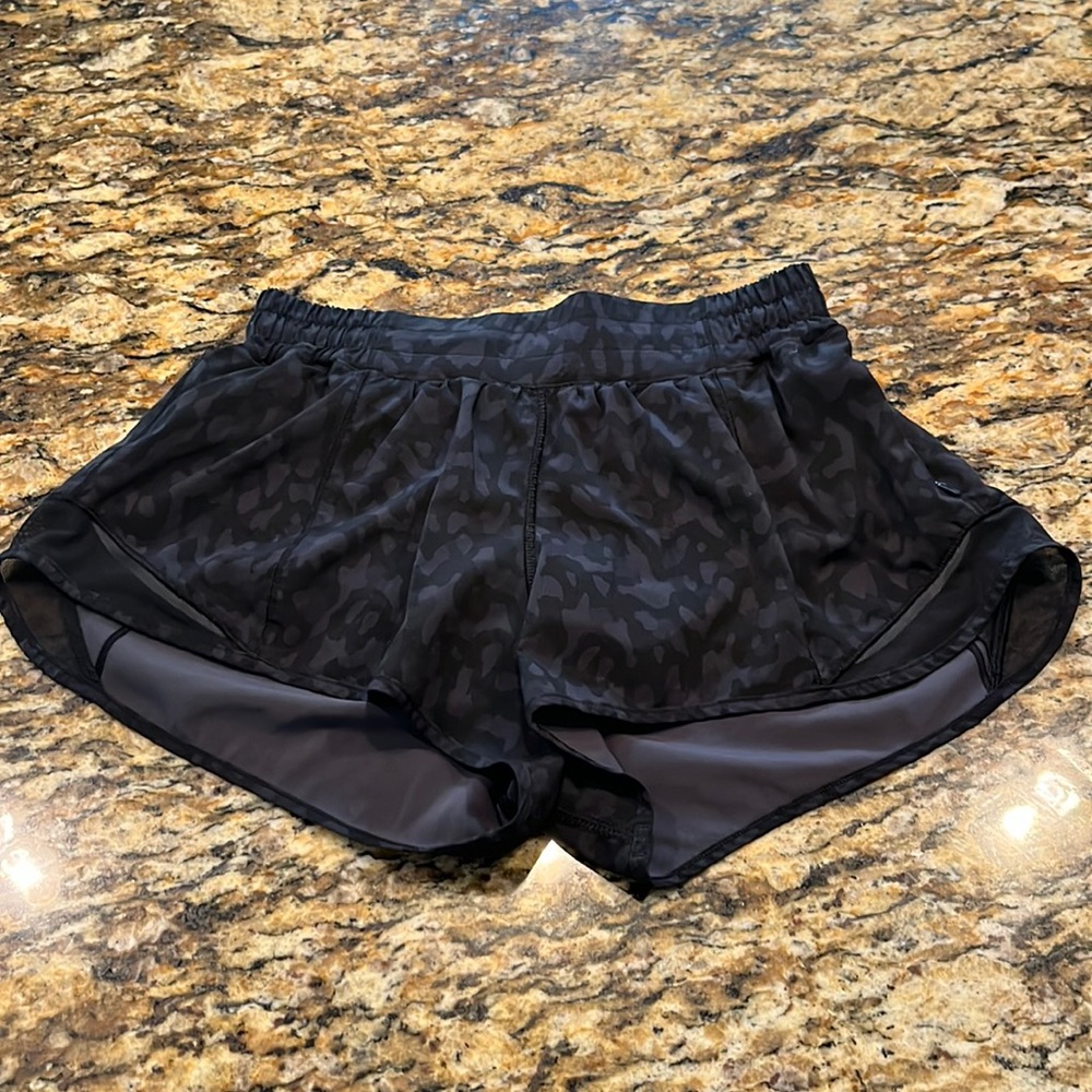 LuLu lemon Hotty Hot short II